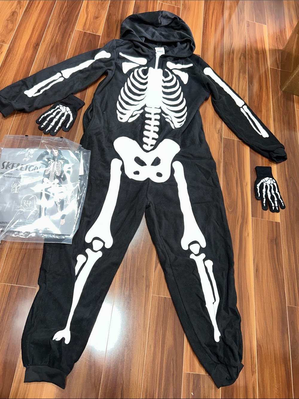 XL Skeleton onesie Halloween costume with gloves
